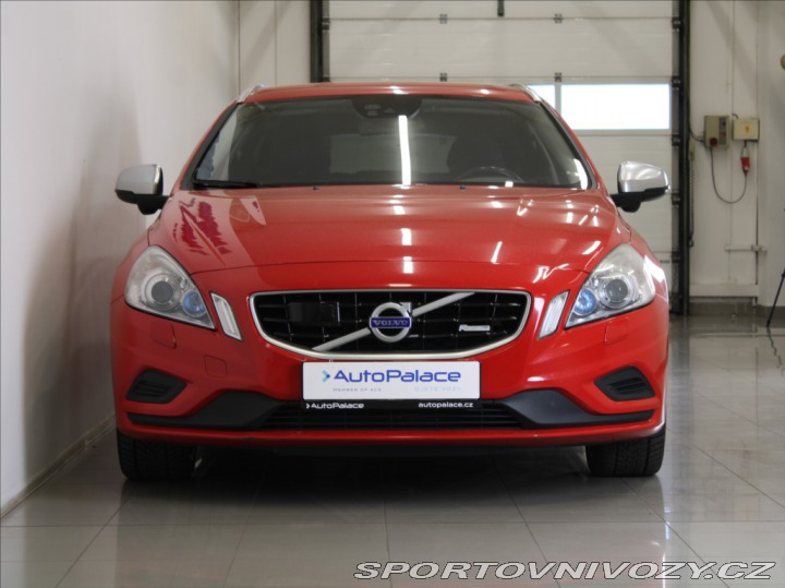 Volvo V60 2,4 D4 AT AWD R-Desing ČR 2012