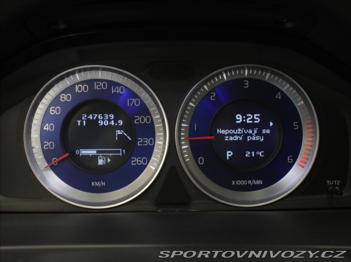 Volvo V60 2,4 D4 AWD R-Desing Výpro 2012