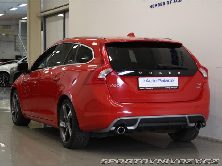 Volvo V60 2,4 D4 AWD R-Desing Výpro 2012