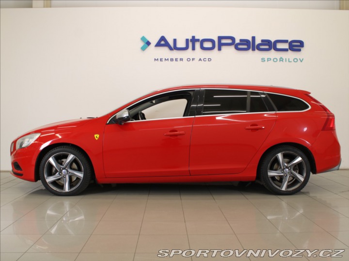 Volvo V60 2,4 D4 AWD R-Desing Výpro 2012