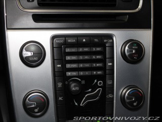 Volvo V60 2,4 D4 AT AWD R-Desing ČR 2012