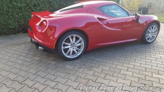 Alfa Romeo 4C  2015