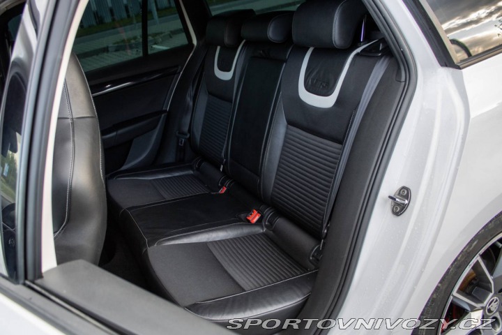 Škoda Octavia RS Combi  RS 2.0 TDI DSG / 1 2013