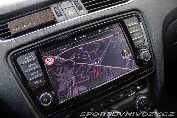 Škoda Octavia RS Combi  RS 2.0 TDI DSG / 1 2013