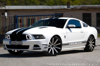 Ford Mustang 3.7 V6  AT5 227kW  USA /