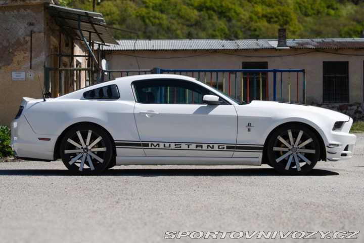 Ford Mustang 3.7 V6  AT8 227kW  USA / 2012