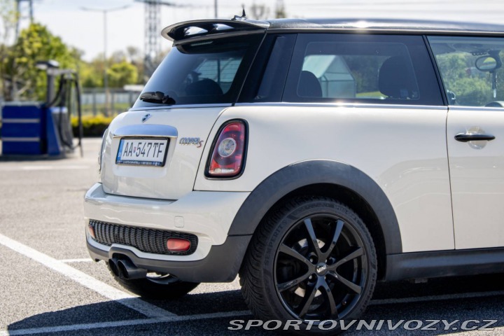 Mini Cooper S  1.6i 128kw, AT/6 / NA 2009