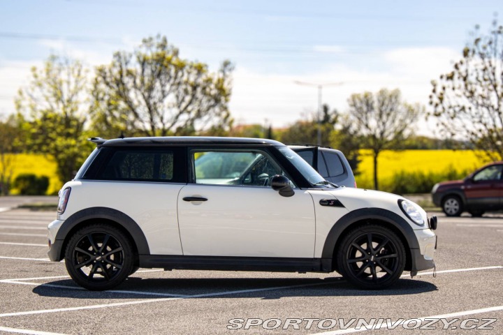 Mini Cooper S  1.6i 128kw, AT/6 / NA 2009