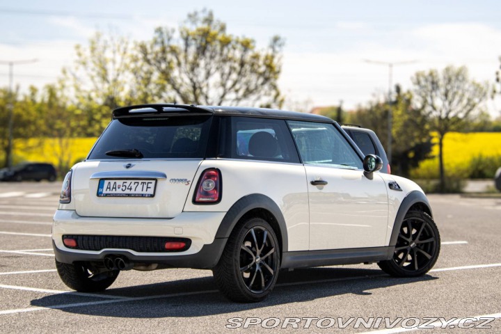 Mini Cooper S  1.6i 128kw, AT/6 / NA 2009