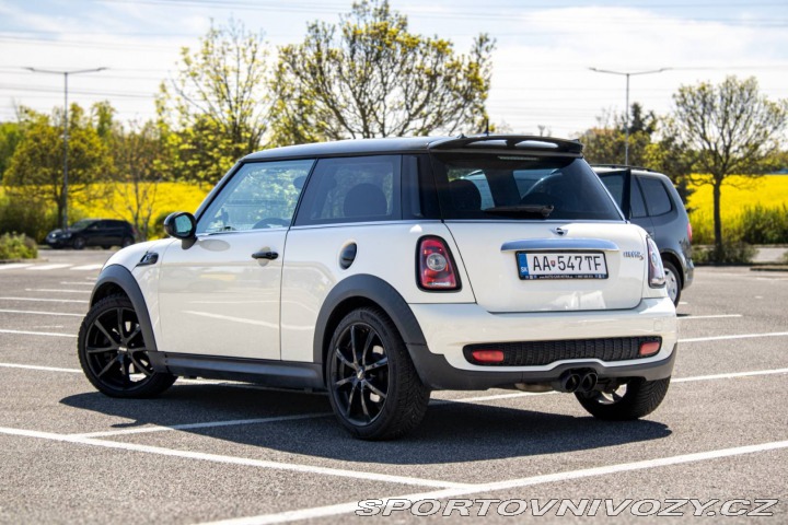 Mini Cooper S  1.6i 128kw, AT/6 / NA 2009