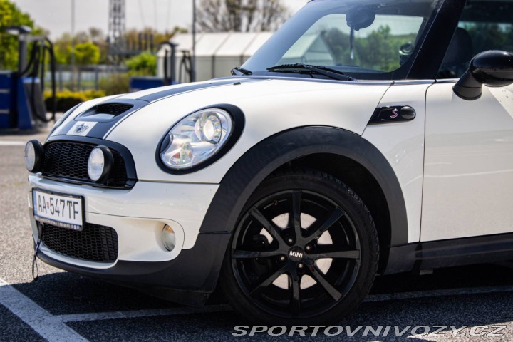 Mini Cooper S  1.6i 128kw, AT/6 / NA 2009
