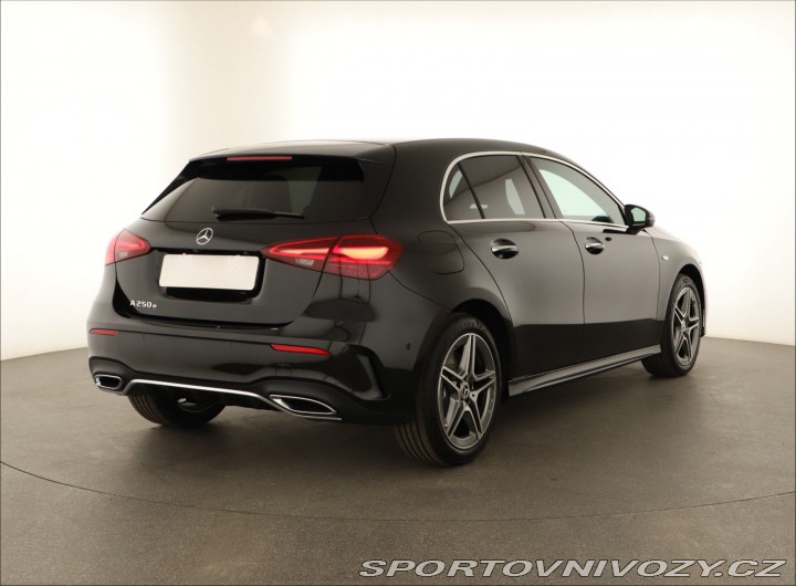 Mercedes-Benz A AMG Line A 250 e 2025