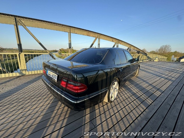 Mercedes-Benz Ostatní modely 3,2   w210 E320 2001