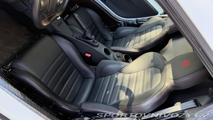 Alfa Romeo 4C  2016