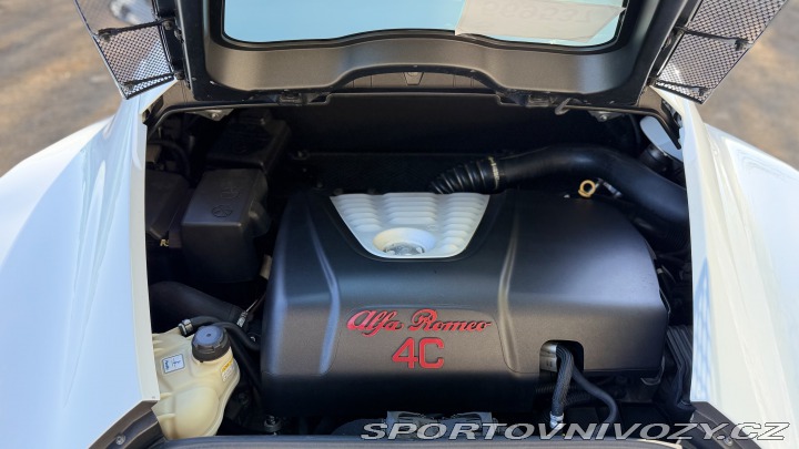 Alfa Romeo 4C  2016