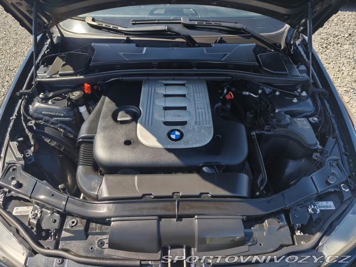 BMW 3 325D Manuál, Malé Km, Kli 2009