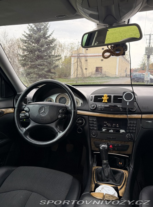 Mercedes-Benz E 2.2CDI Facelift Manuál 2008
