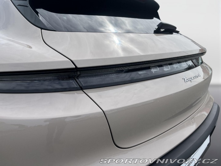 Porsche Taycan 4 Cross Turismo 2024