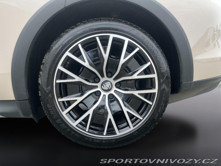 Porsche Taycan 4 Cross Turismo 2024