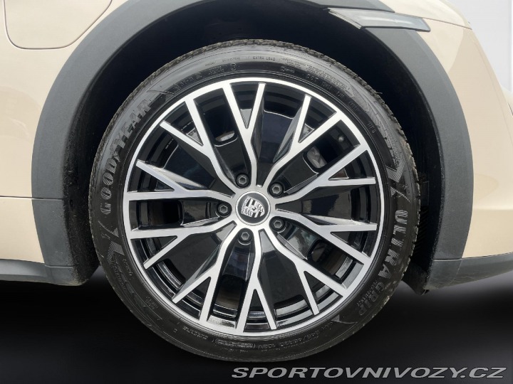 Porsche Taycan 4 Cross Turismo 2024