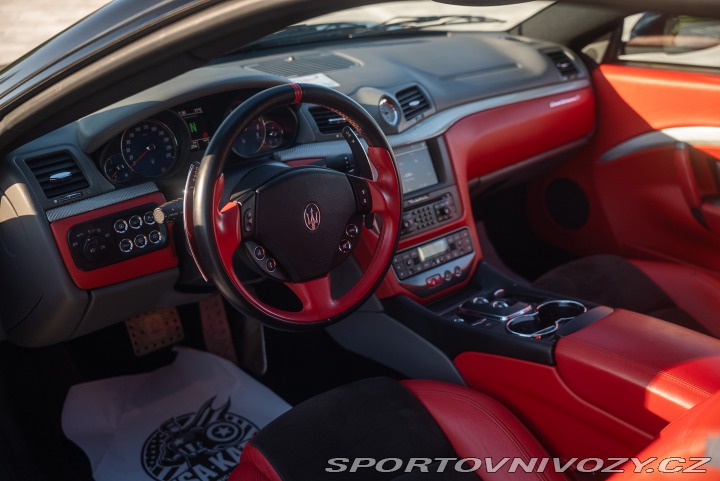 Maserati GranTurismo S 2010