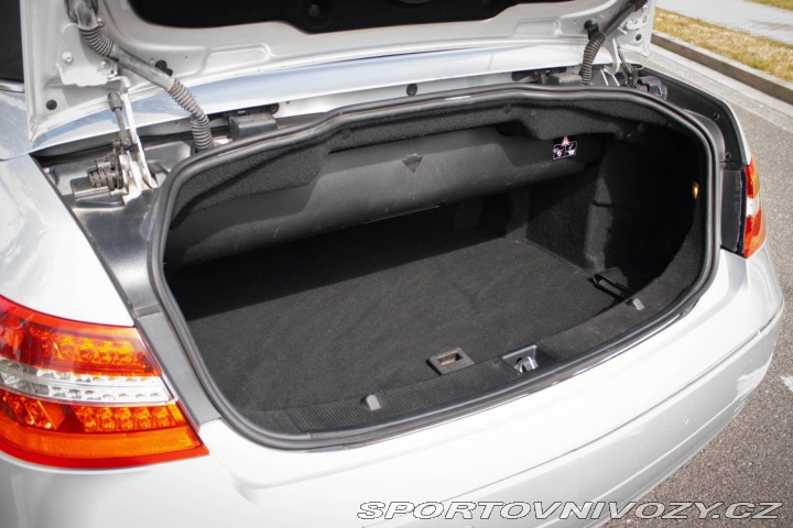Mercedes-Benz E Kabriolet  220 CDI A/T / 2011