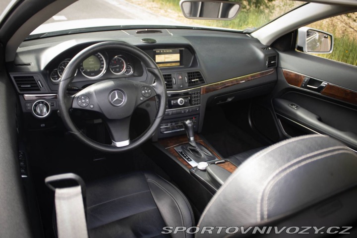 Mercedes-Benz E Kabriolet  220 CDI A/T / 2011