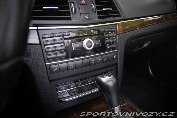 Mercedes-Benz E Kabriolet  220 CDI A/T / 2011