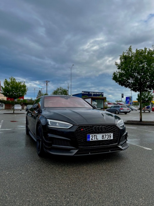 Audi S5 