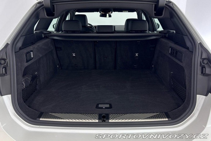 BMW 5 řady 5 Touring | 530e xDr 2025