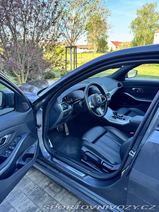 BMW 3 330e xDrive 2022