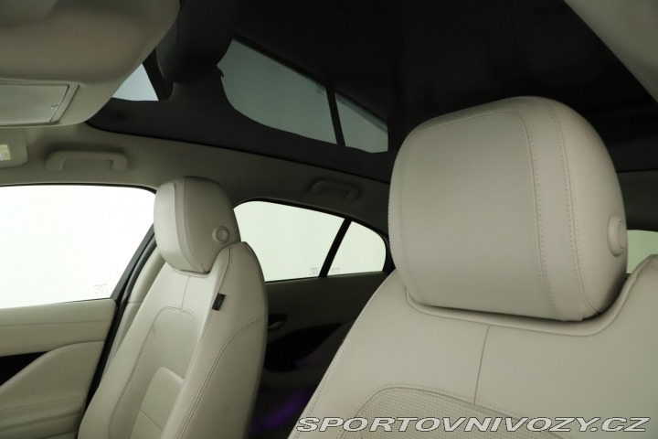 Jaguar I-Pace EV400 2020