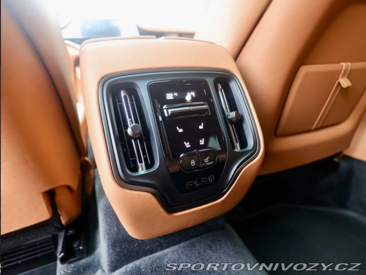 Aston Martin DBX 707, 4.0 V8 707PS | Mino 2025