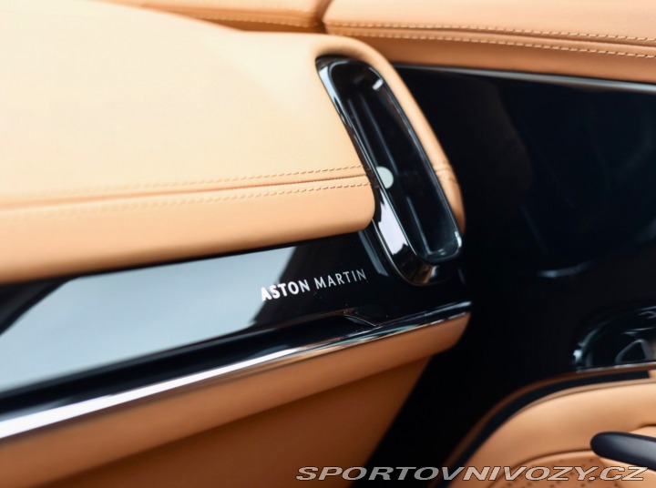 Aston Martin DBX 707, 4.0 V8 707PS | Mino 2025