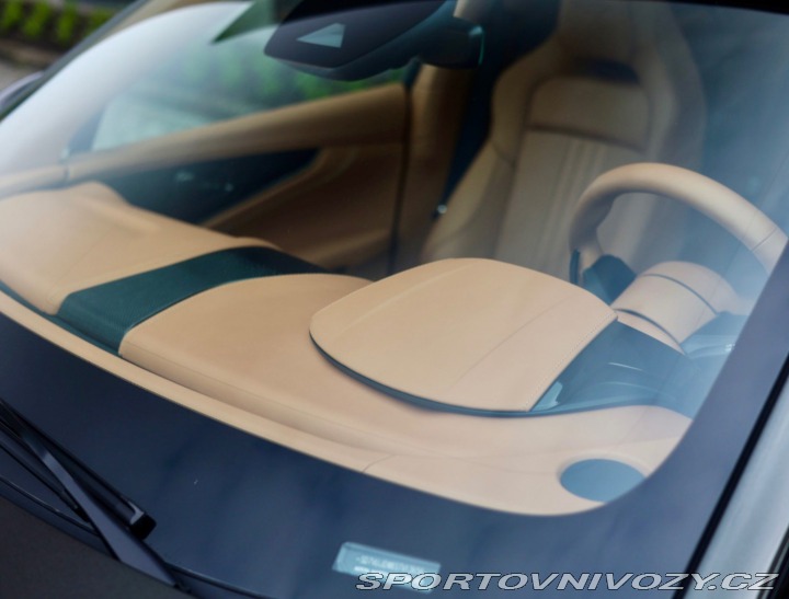 Aston Martin DBX 707, 4.0 V8 707PS | Mino 2025