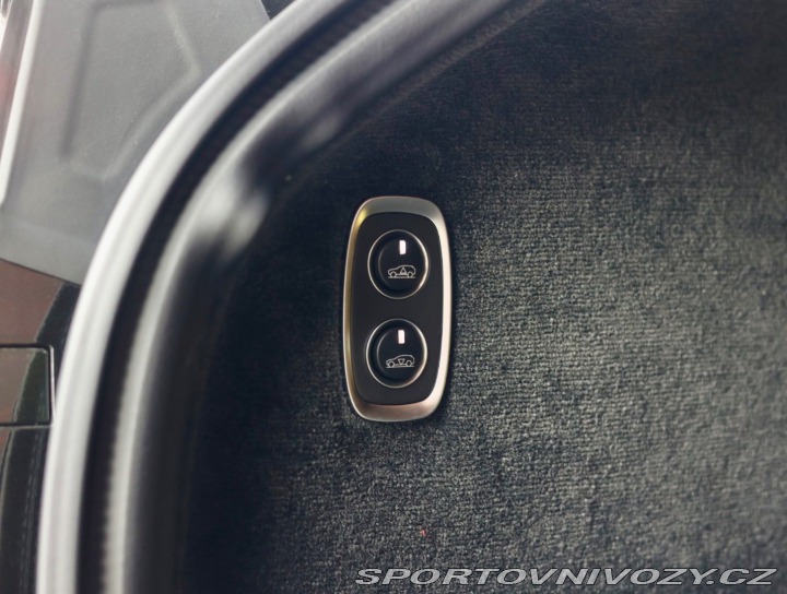 Aston Martin DBX 707, 4.0 V8 707PS | Mino 2025