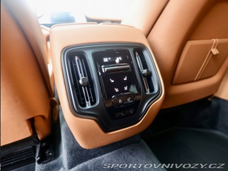 Aston Martin DBX 707, 4.0 V8 707PS | Mino 2025
