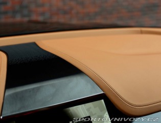 Aston Martin DBX 707, 4.0 V8 707PS | Mino 2025