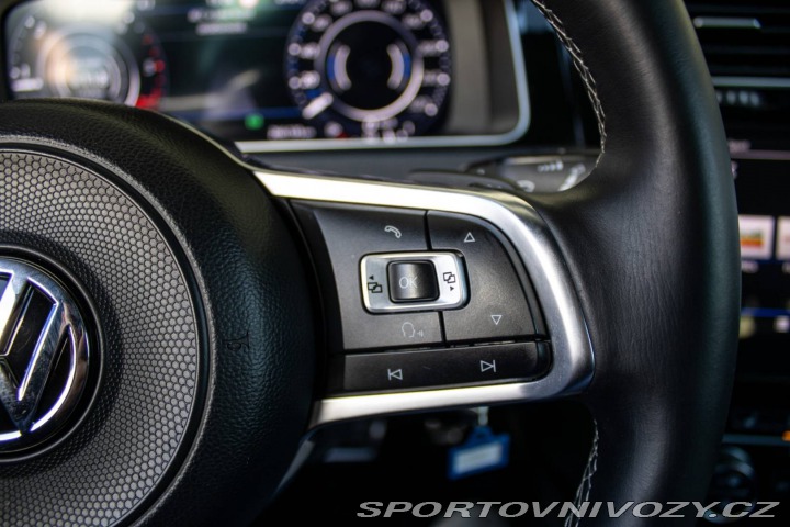 Volkswagen Golf Variant  GTD 2.0 TDI DSG 2017