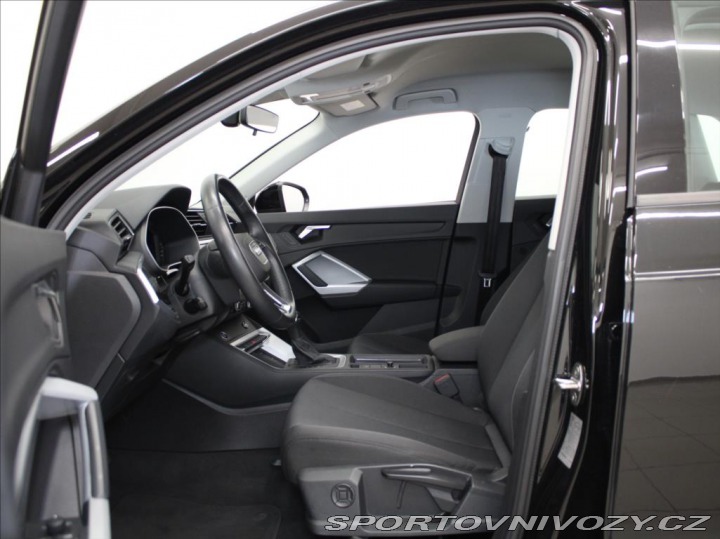 Audi Ostatní modely Q3 2,0 TDi S-Line 54tkm. 1.m 2023