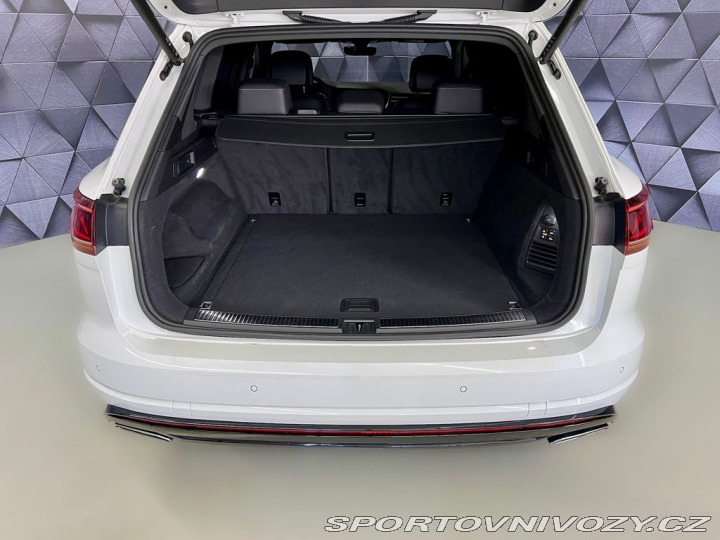 Volkswagen Ostatní modely Touareg 3.0TDI 210KW 4MOTION R-LI 2021