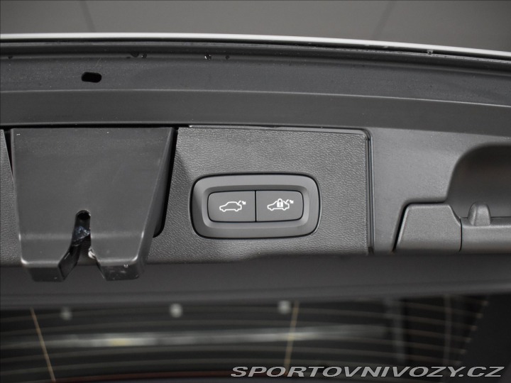 Volvo Ostatní modely XC60 2,0 T6  Plus Dark 2025