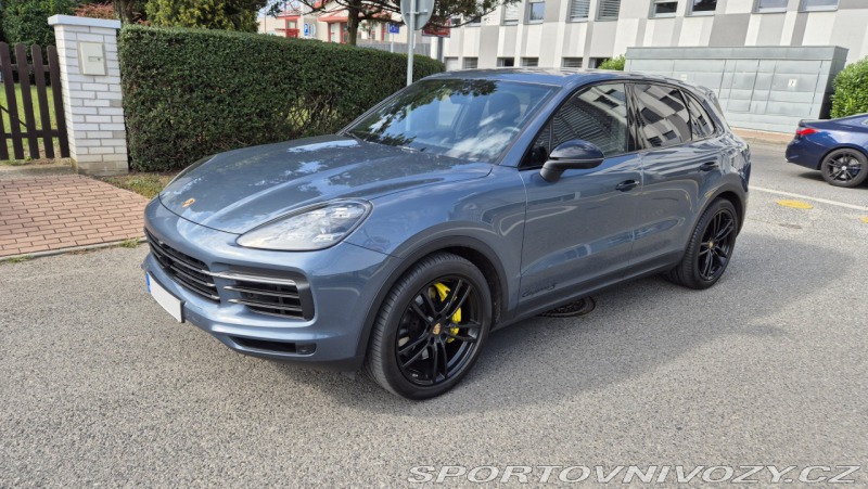 Porsche Cayenne S Akrapovič