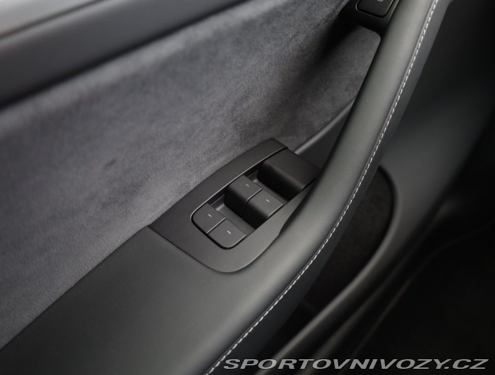 Tesla Model Y Long Range AWD 79kWh 2024