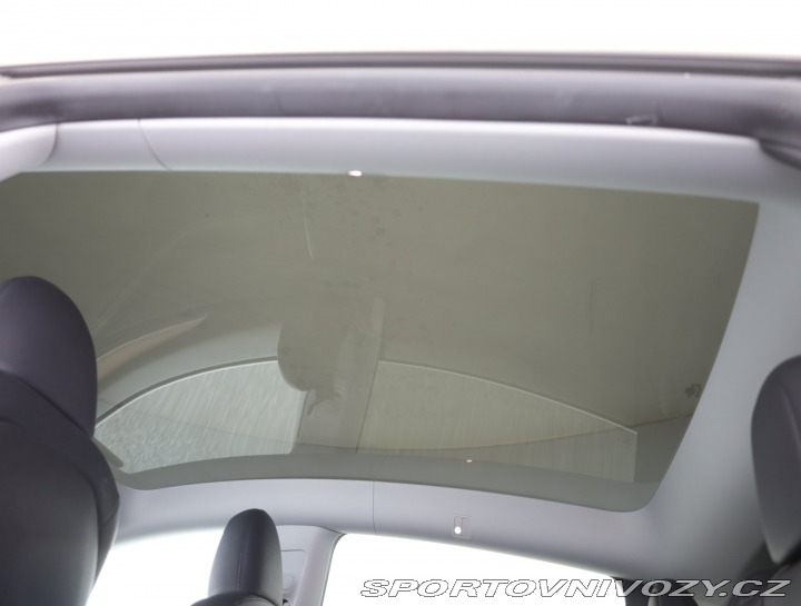 Tesla Model Y Long Range AWD 79kWh 2024