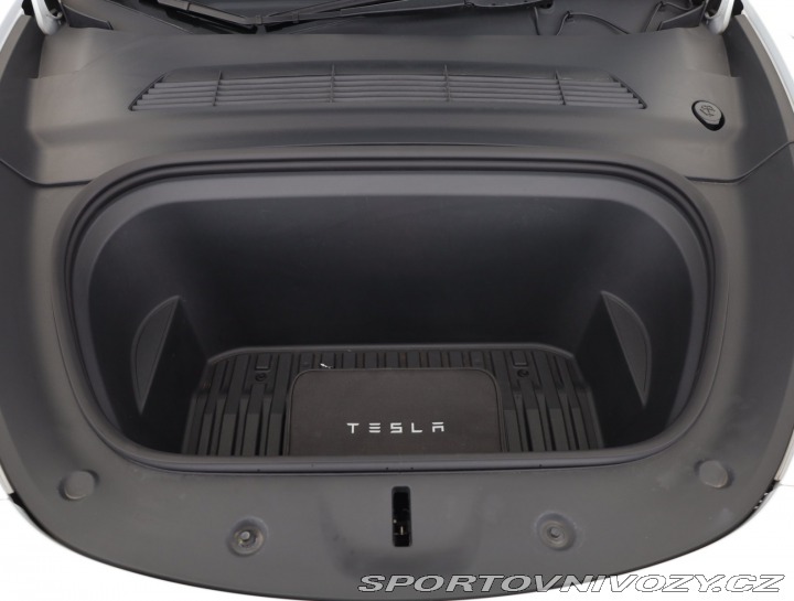 Tesla Model Y Long Range AWD 79kWh 2024