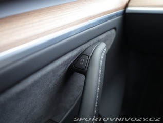 Tesla Model Y Long Range AWD 79kWh 2024