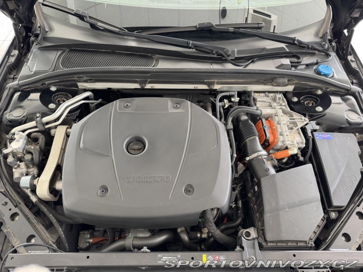 Volvo V60 T6 AWD Recharge*REZERVACE 2022