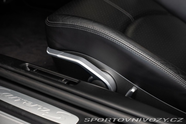 Porsche 911 (997) Carrera S Manuál 2005
