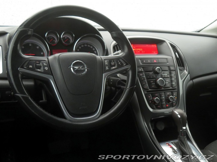 Opel Astra Essentia 2.0 CDTI 2013